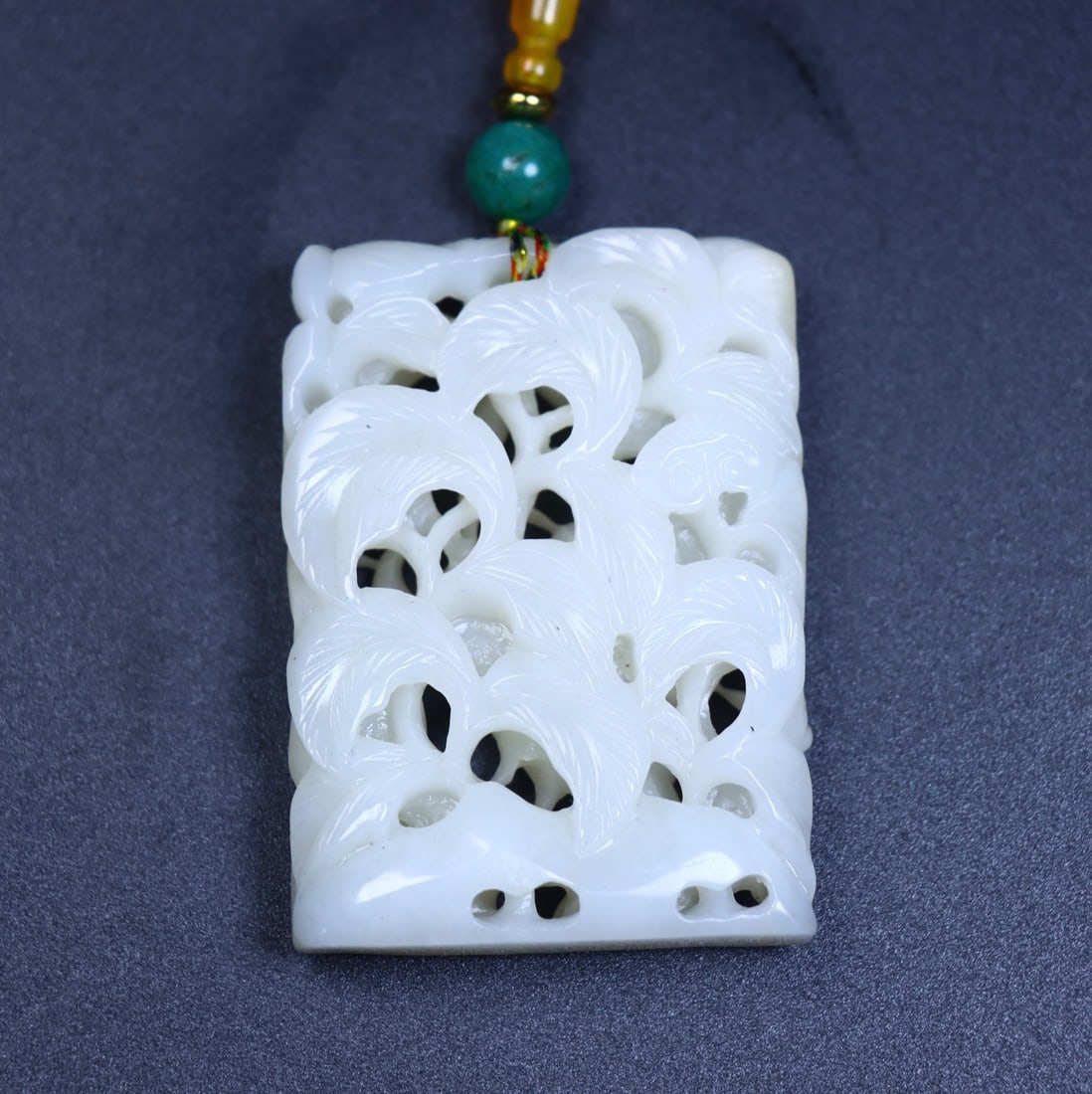 An Exquisite White Jade Crane Pattern Pendant - 9