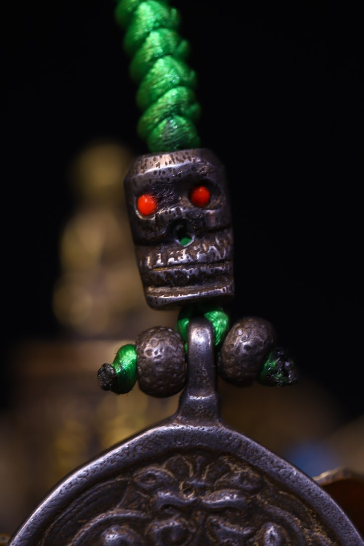 An Exquisite Bronze Flower Pattern Pendant - 3