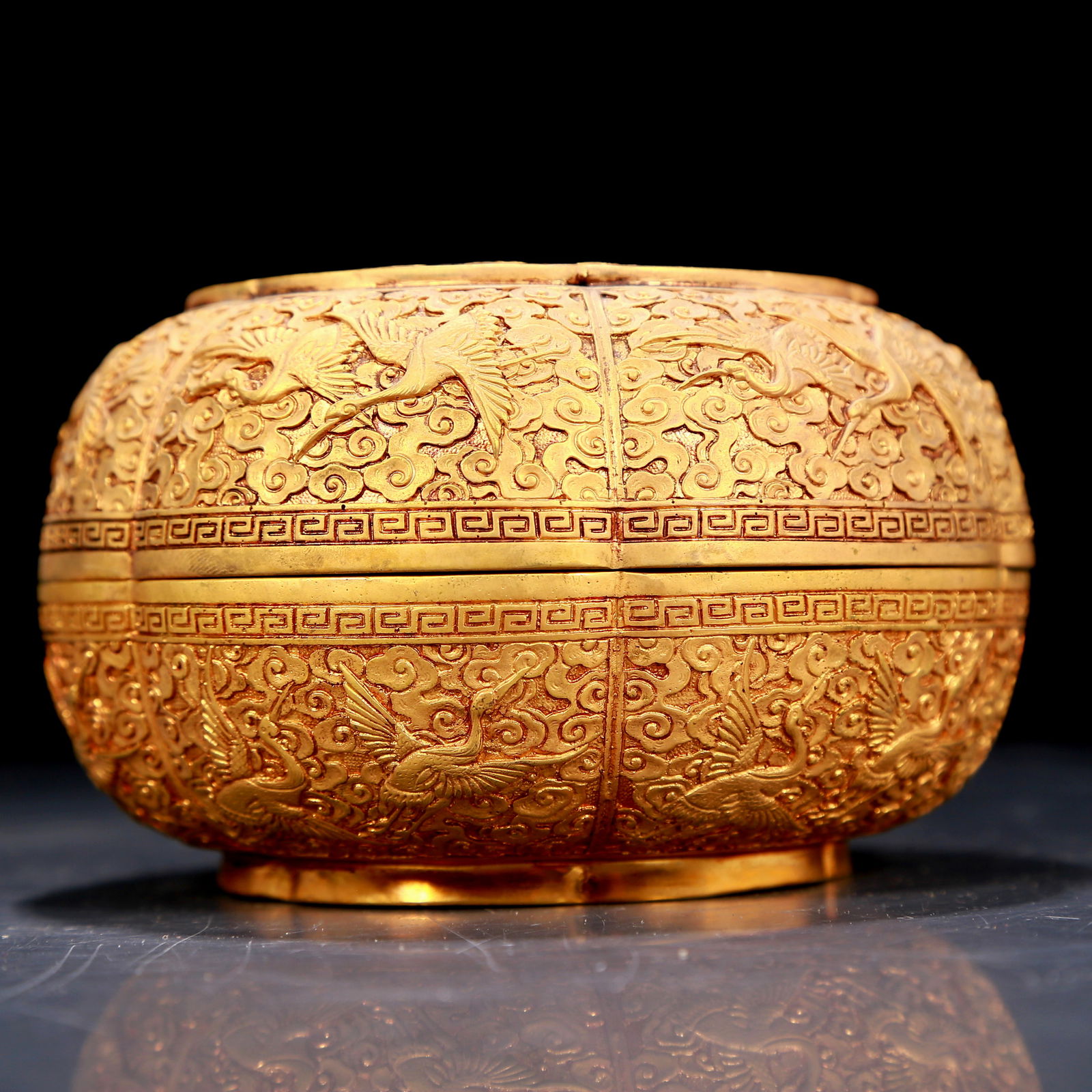 An exquisite gilt bronze box with crane pattern - 5