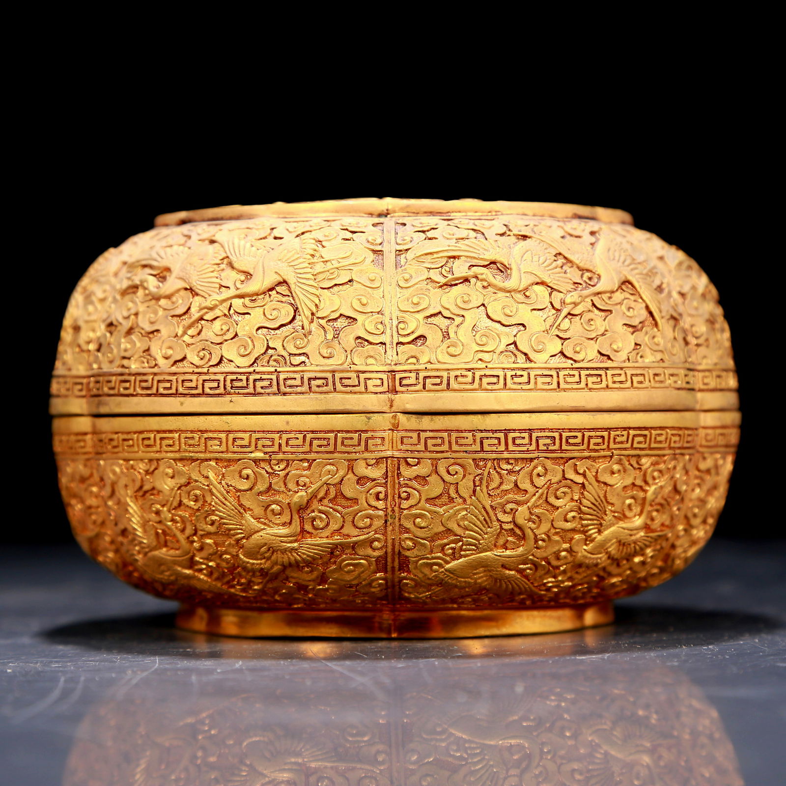 An exquisite gilt bronze box with crane pattern - 6
