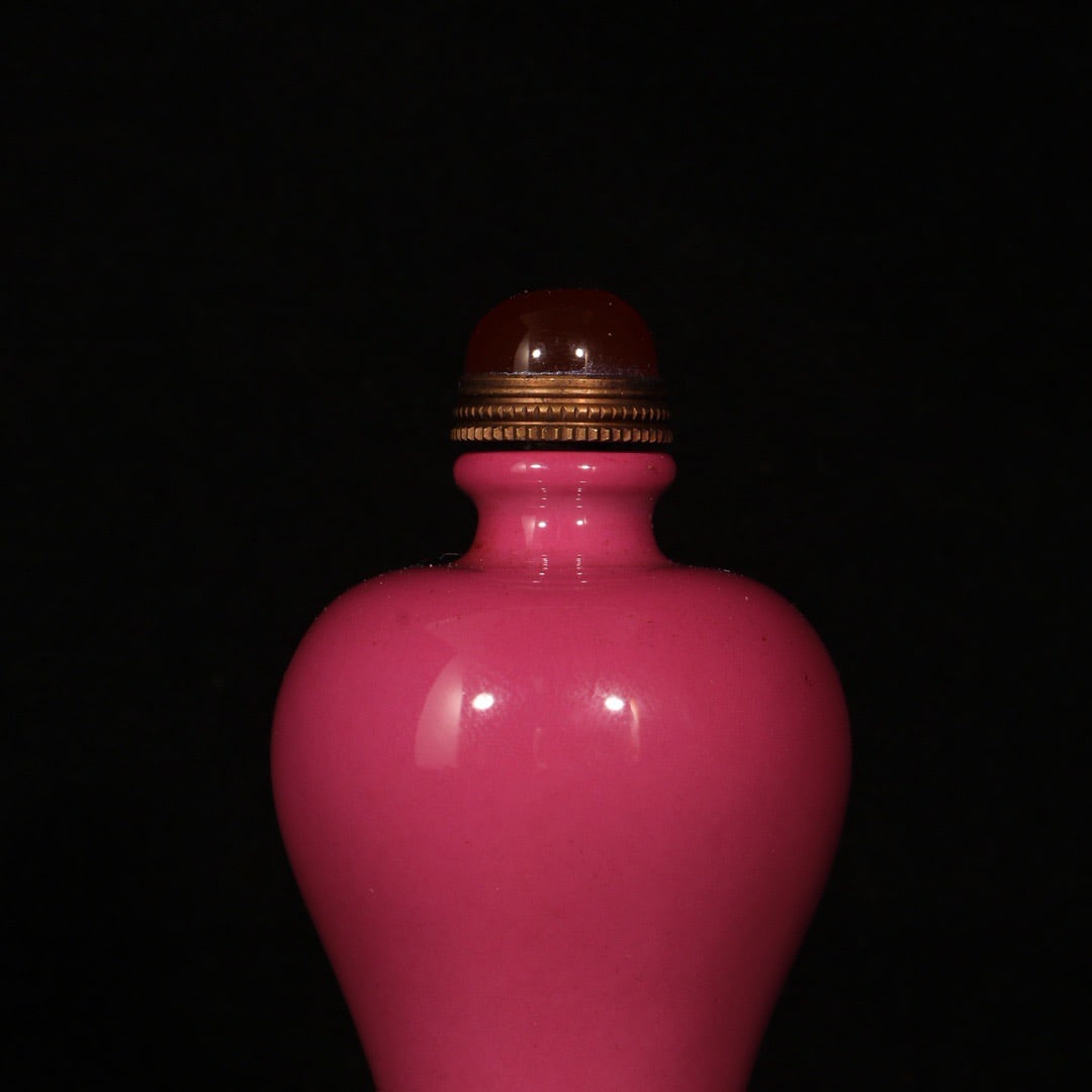 An Exquisite Ruby Red-Glazed Snuff Bottle - 3