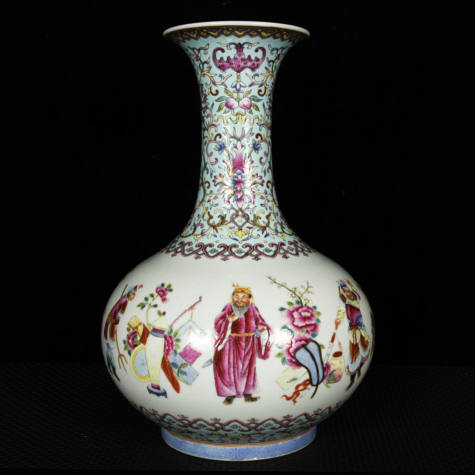 An Exquisite Enamel Painted Gold Figure and Story Pattern Vase (1 of 9)