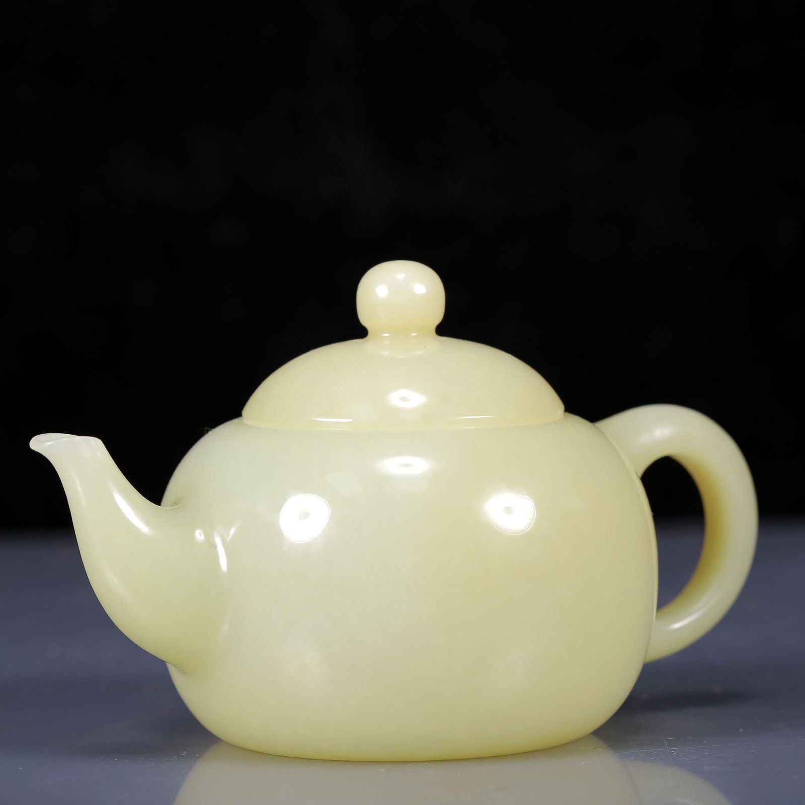 An Exquisite White Jade Teapot - 2