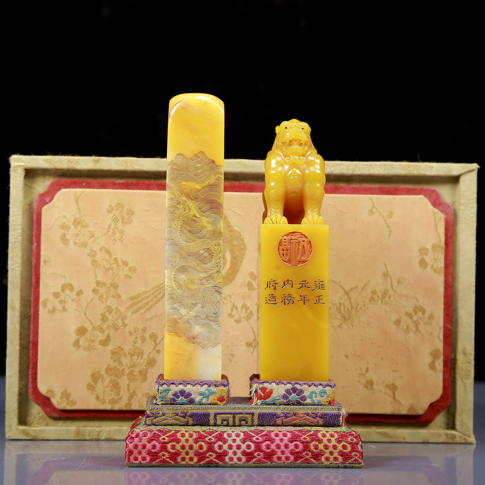 A Pair of Exquisite Tianhuang Stone Auspicious Beast Pattern Seals: A Pair of Exquisite Tianhuang Stone Auspicious Beast Pattern Seals,Qing Dynasty, China,Yongzheng Mark,Size:1.4inx5.1in,Weight:560g 一对田黄石瑞兽纹Õ