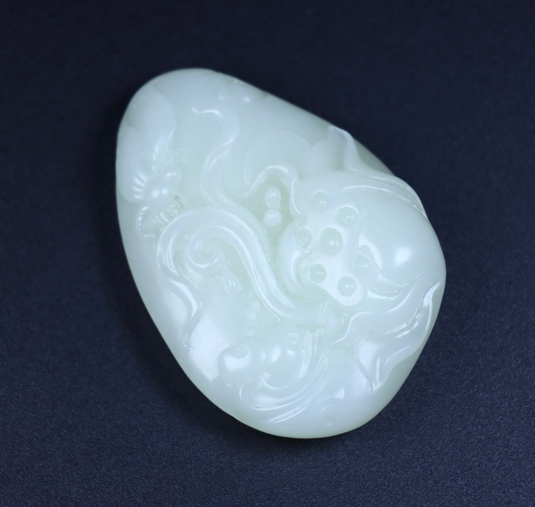 An Exquisite White Jade Flower Pattern Pendant - 3