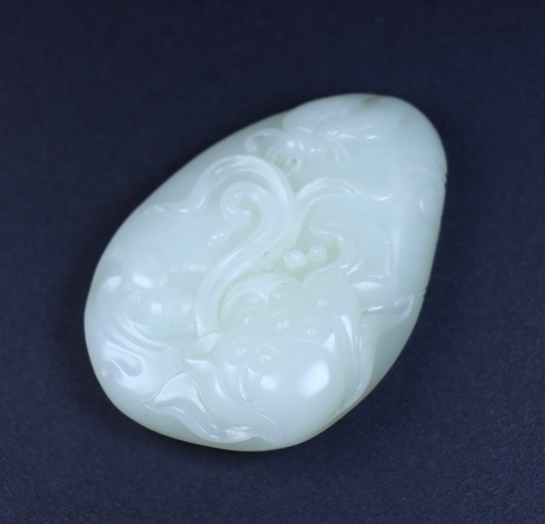 An Exquisite White Jade Flower Pattern Pendant - 4