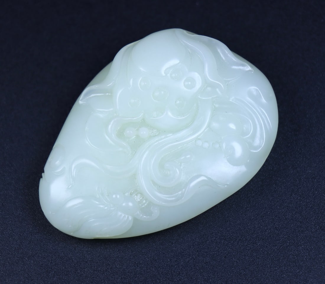 An Exquisite White Jade Flower Pattern Pendant - 5