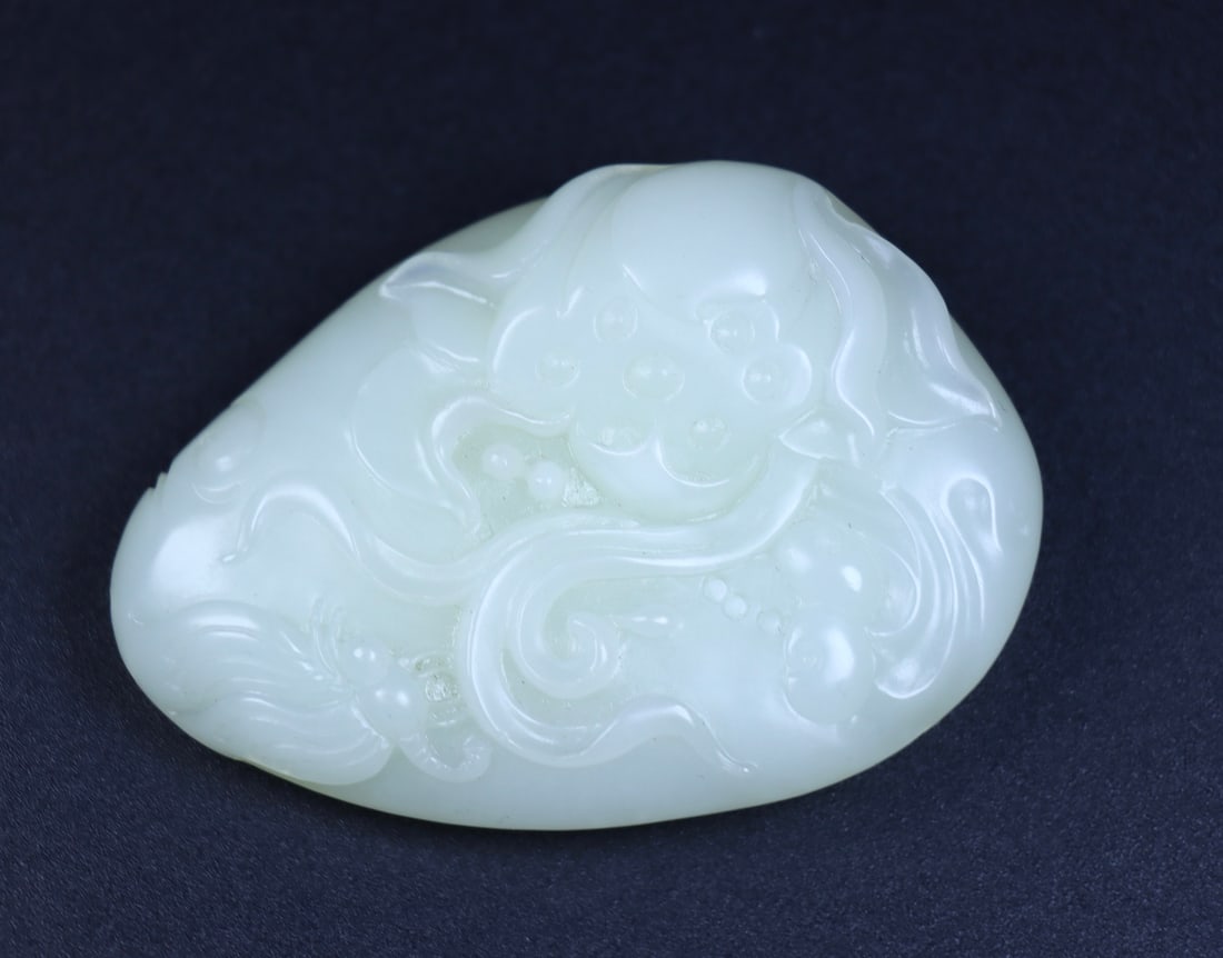 An Exquisite White Jade Flower Pattern Pendant - 8