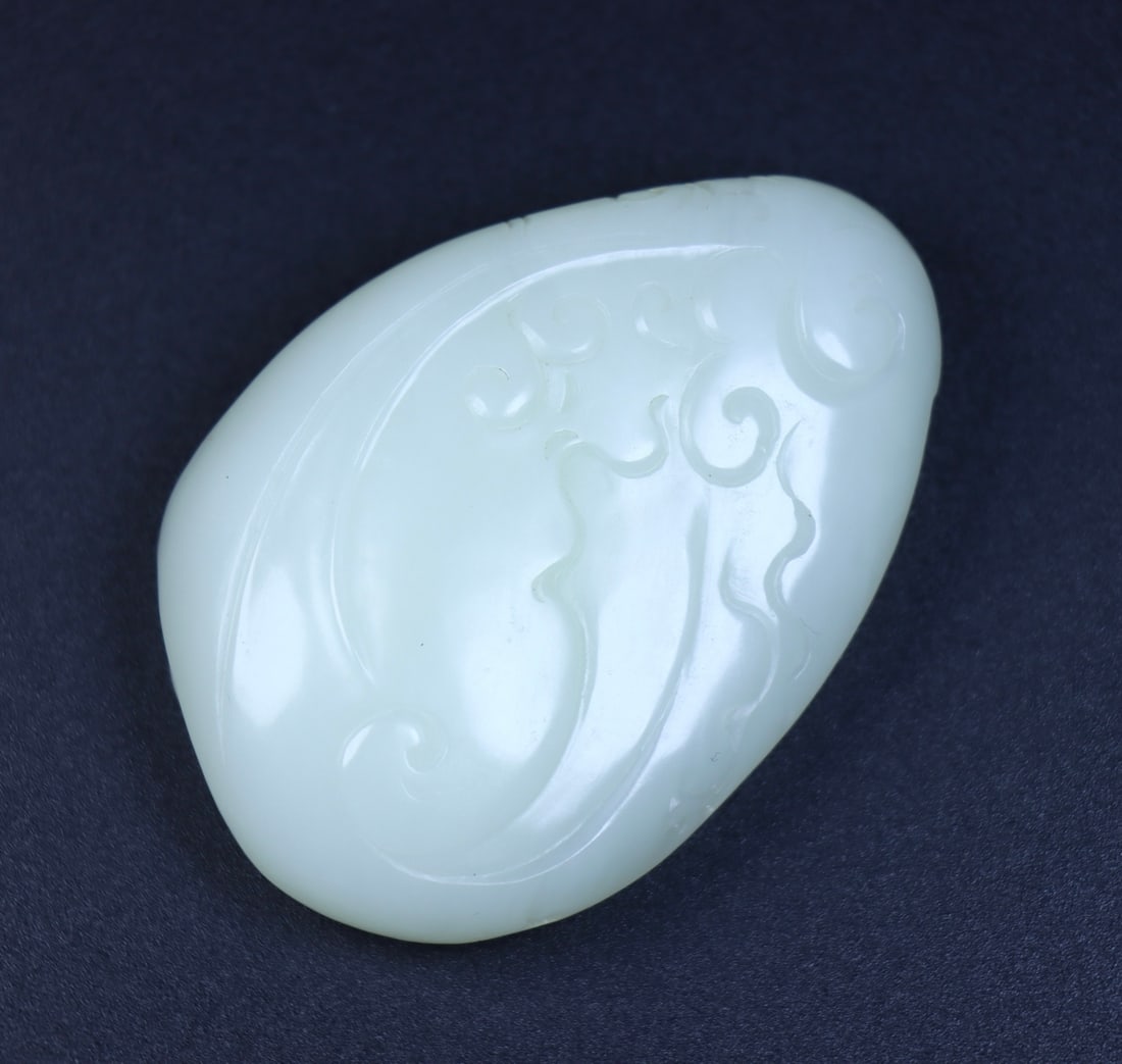 An Exquisite White Jade Flower Pattern Pendant - 9