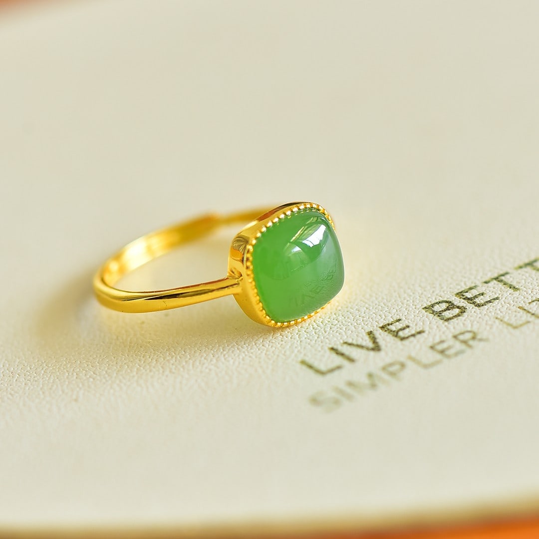 An Exquisite Sterling Silver-Gold Plated Inlaid Jasper Ring: An Exquisite Sterling Silver-Gold Plated Inlaid Jasper Ring,Size:0.3inx0.3in 纯银镀金镶碧玉戒指