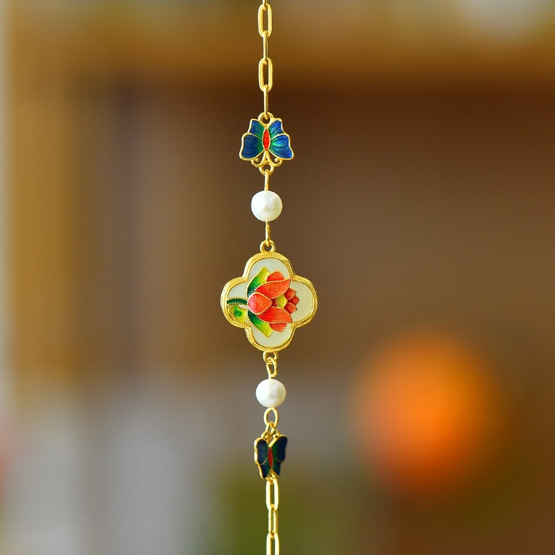 An Exquisite Sterling Silver-Gold Plated Inlaid White Jade Enamel Bracelet,Inlaid Pearl: An Exquisite Sterling Silver-Gold Plated Inlaid White Jade Enamel Bracelet,Inlaid Pearl 纯银镀金镶白玉珐琅手链,嵌珍珠