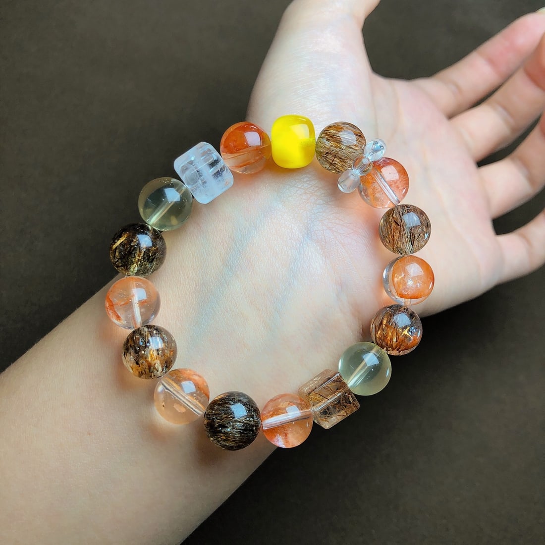 An Exquisite Crystal Bracelets - 2