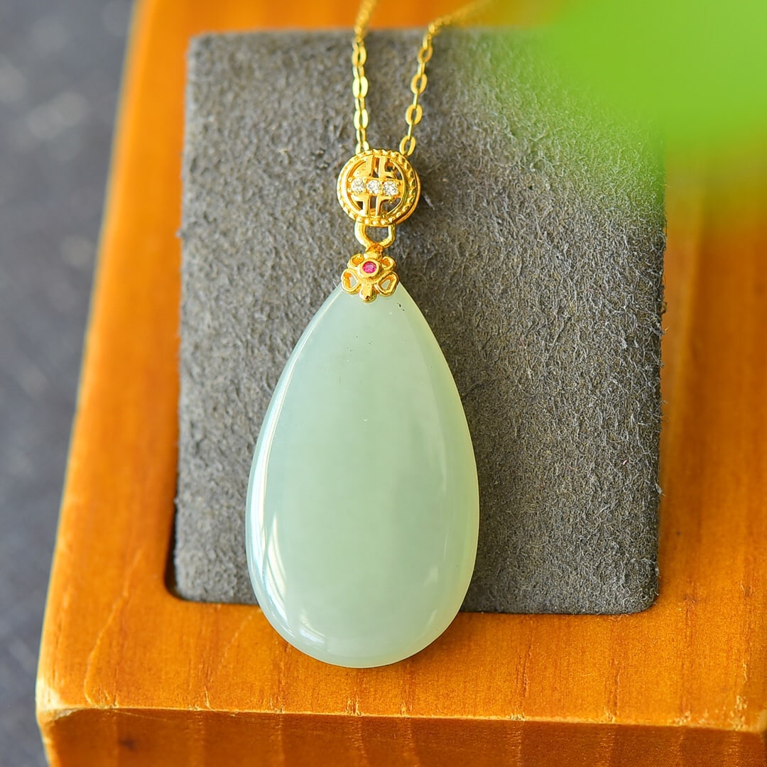A Exquisite Sterling Silver-Gold Plated Inlaid Green Jade Necklace,Inlaid Diamond: A Exquisite Sterling Silver-Gold Plated Inlaid Green Jade Necklace,Inlaid Diamond,Size:0.7inx1.5in 纯银镀金镶青玉项链,嵌钻石