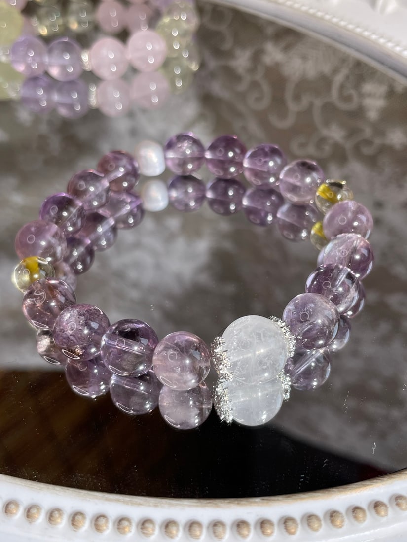 An Exquisite Crystal Bracelet - 2