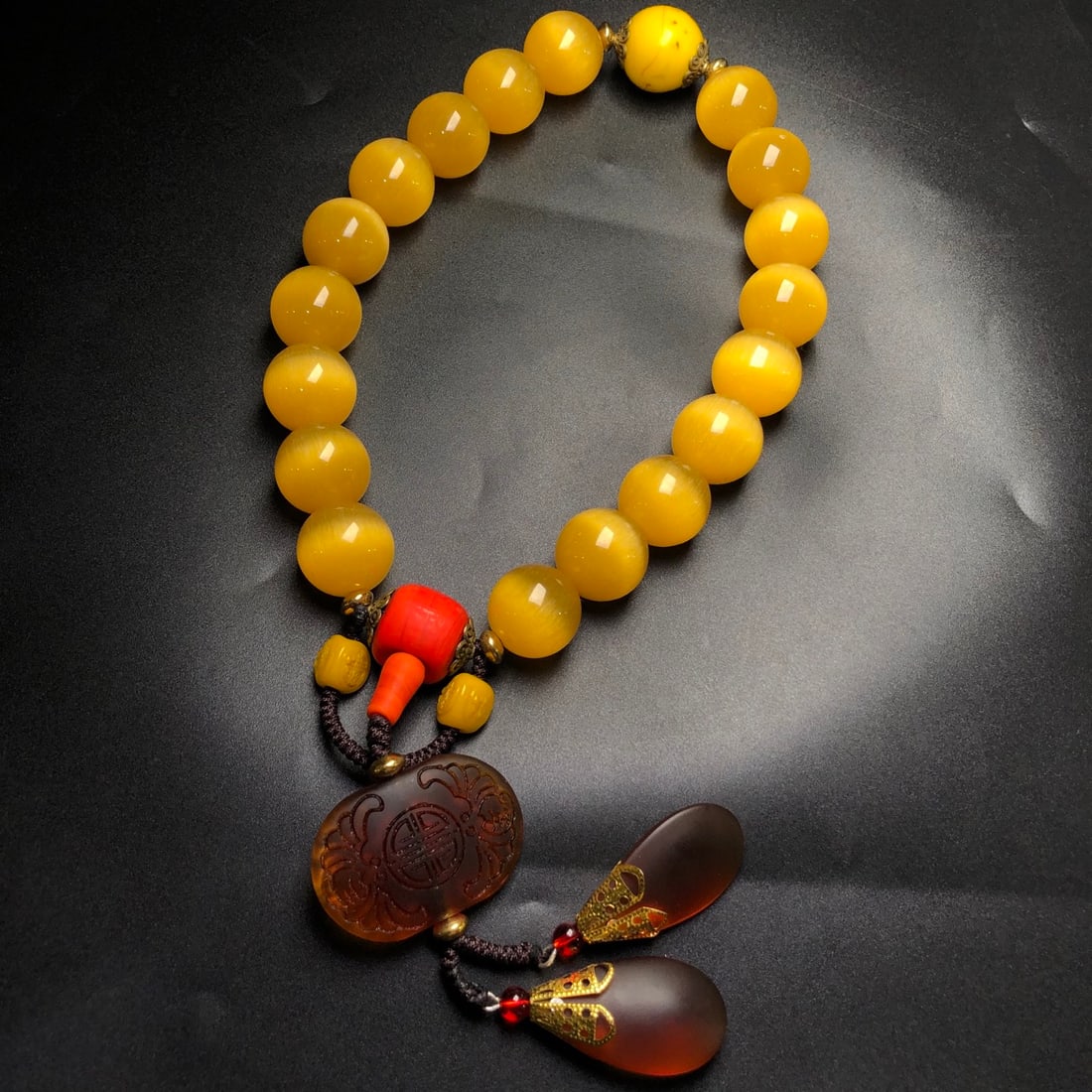 A Precious Glass Cat's Eye Bracelets - 2