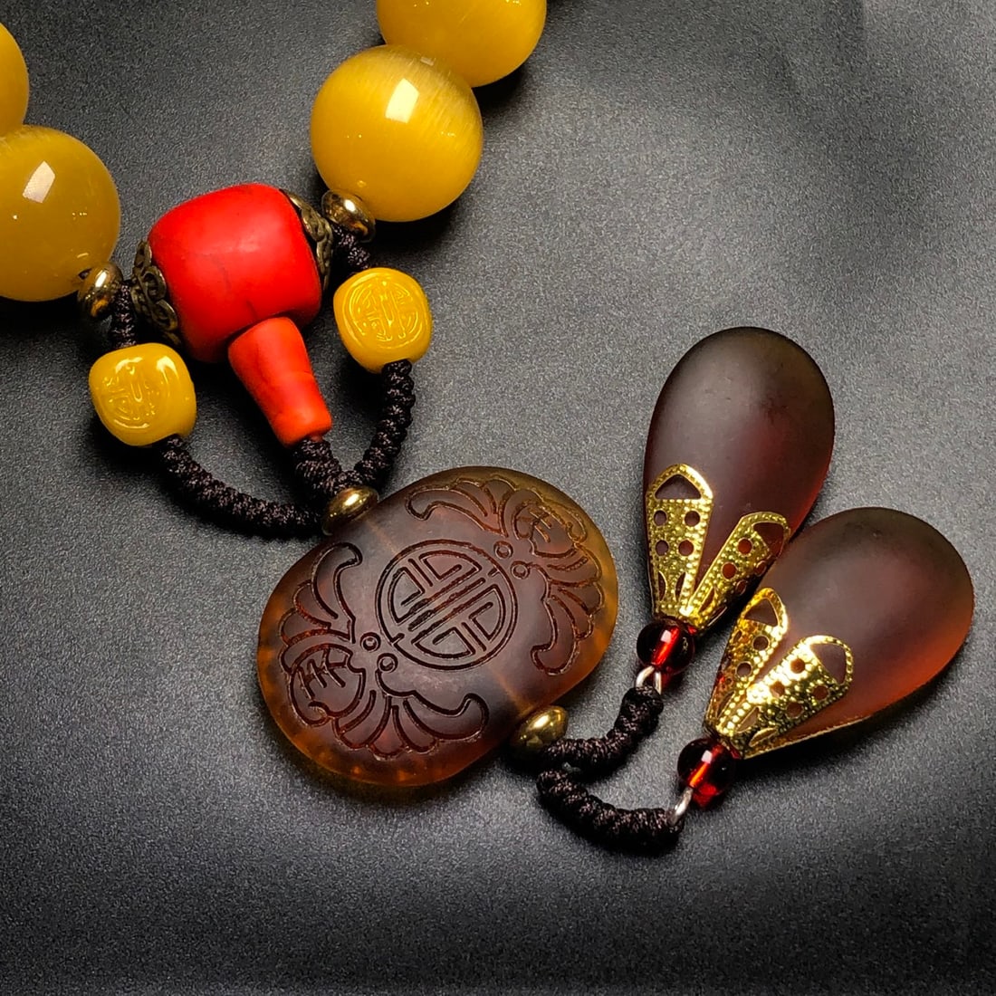 A Precious Glass Cat's Eye Bracelets - 9