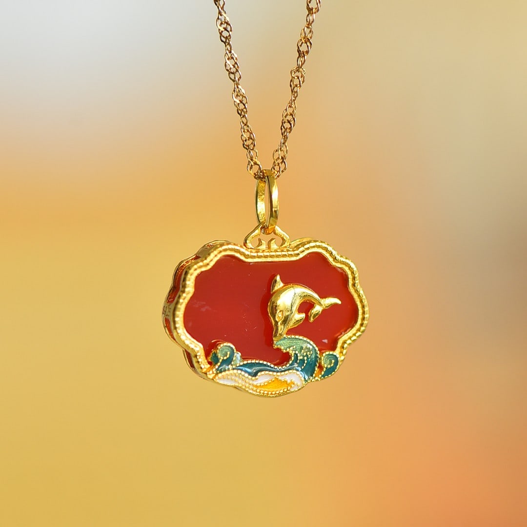 An Exquisite Sterling Silver-Gold Plated Inlaid Agate Pendant: An Exquisite Sterling Silver-Gold Plated Inlaid Agate Pendant,Size:0.5inx0.7in 纯银镀金镶玛瑙吊坠