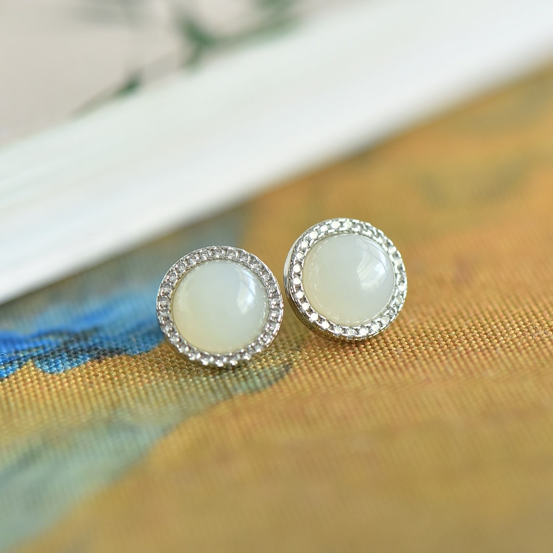A Pair of Exquisite Sterling Silver Inlaid White Jade Earrings: A Pair of Exquisite Sterling Silver Inlaid White Jade Earrings,Size:0.3inx0.3in 一对纯银镶白玉耳环