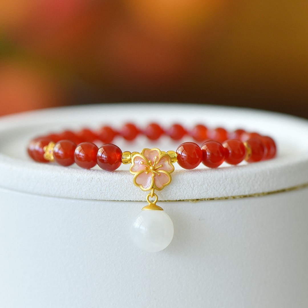 An Exquisite Sterling Silver-Gold Plated Inlaid Agate Bracelet,Inlaid White Jade: An Exquisite Sterling Silver-Gold Plated Inlaid Agate Bracelet,Inlaid White Jade,Size:0.2in 纯银镀金镶玛瑙手链,嵌白玉