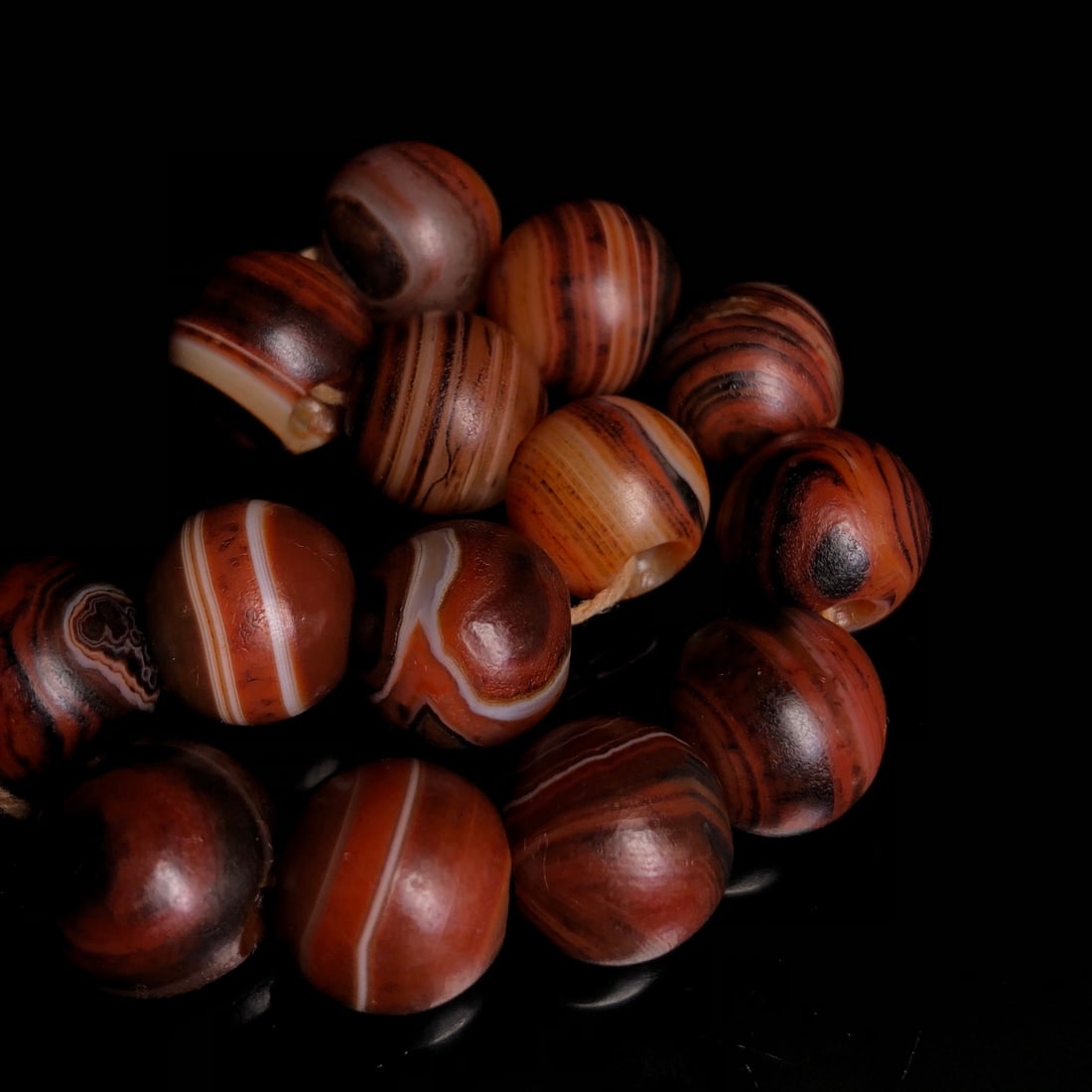 A Precious Agate Bracelets - 8