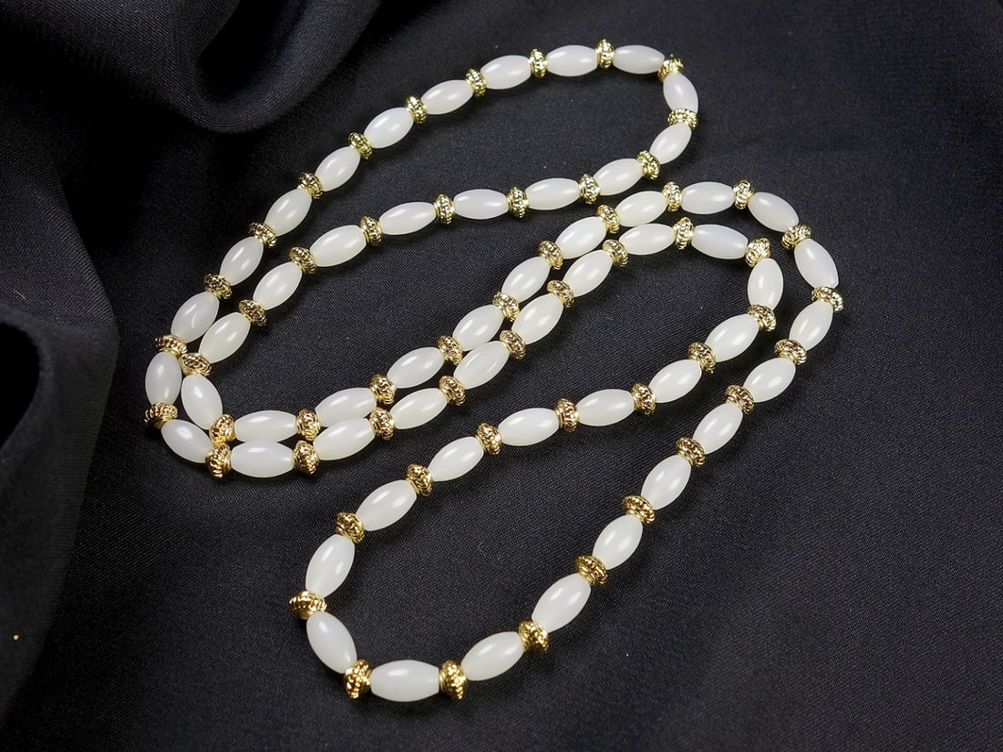 An Exquisite White Jade Bracelets - 2