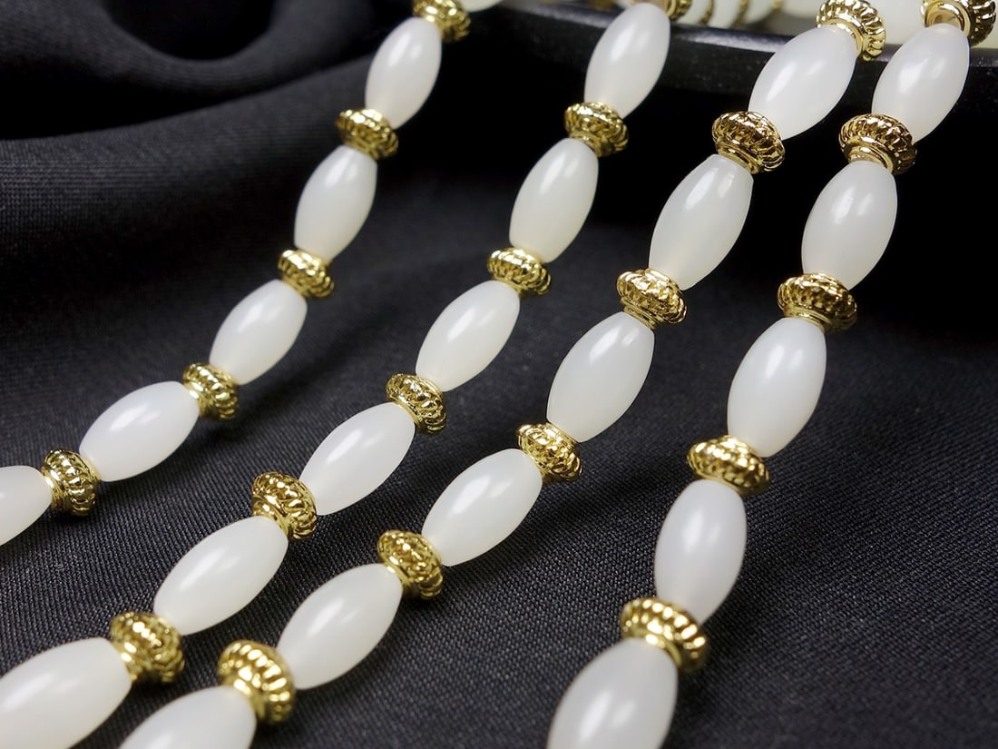 An Exquisite White Jade Bracelets - 4