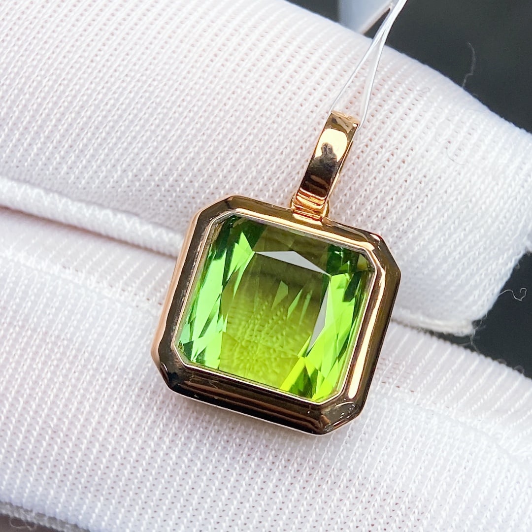 5.53Ctw Natural Tourmaline Necklace: 5.53Ctw Natural Tourmaline Necklace,Size:0.4inx0.4in 5.53Ctw天然碧玺项链