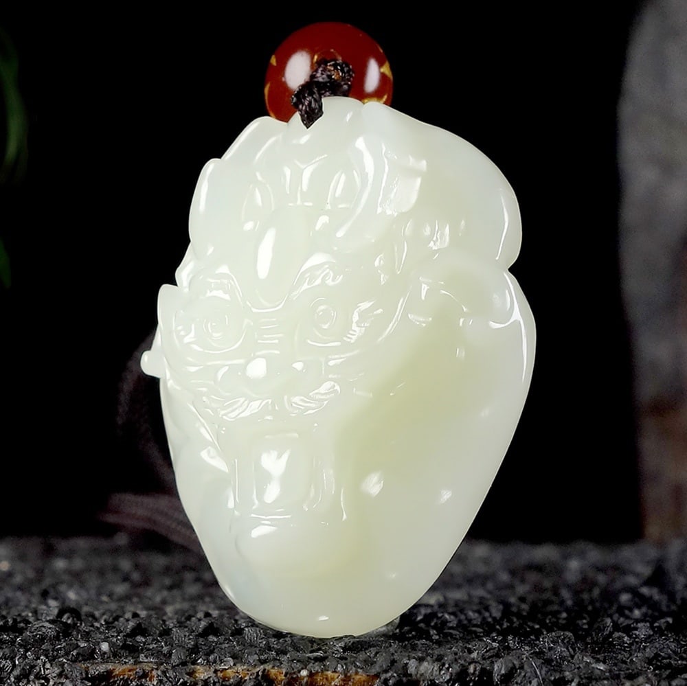 An Exquisite White Jade Dragon Pattern Pendant - 2