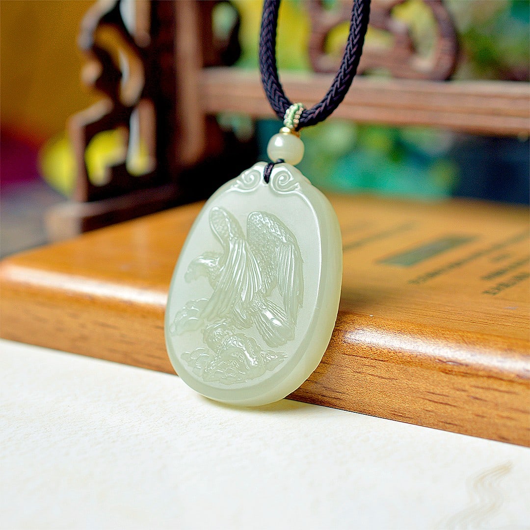 An Exquisite Greenish Jade Eagle Pattern Pendant - 2