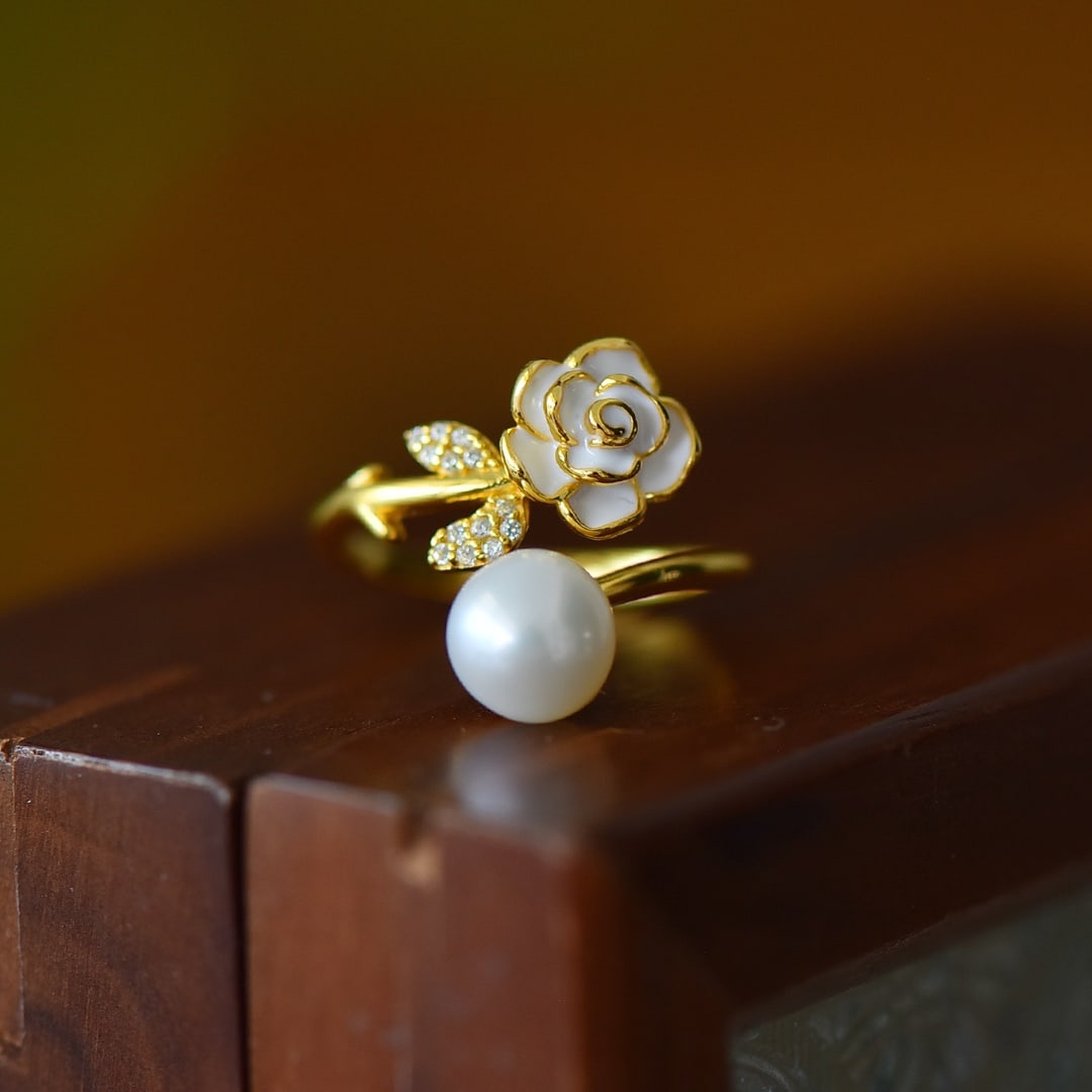 An Exquisite Sterling Silver-Gold Plated Inlaid White Jade Enamel Ring, Inlaid Pearl: An Exquisite Sterling Silver-Gold Plated Inlaid White Jade Enamel Ring, Inlaid Pearl,Size:0.3inx0.3in 