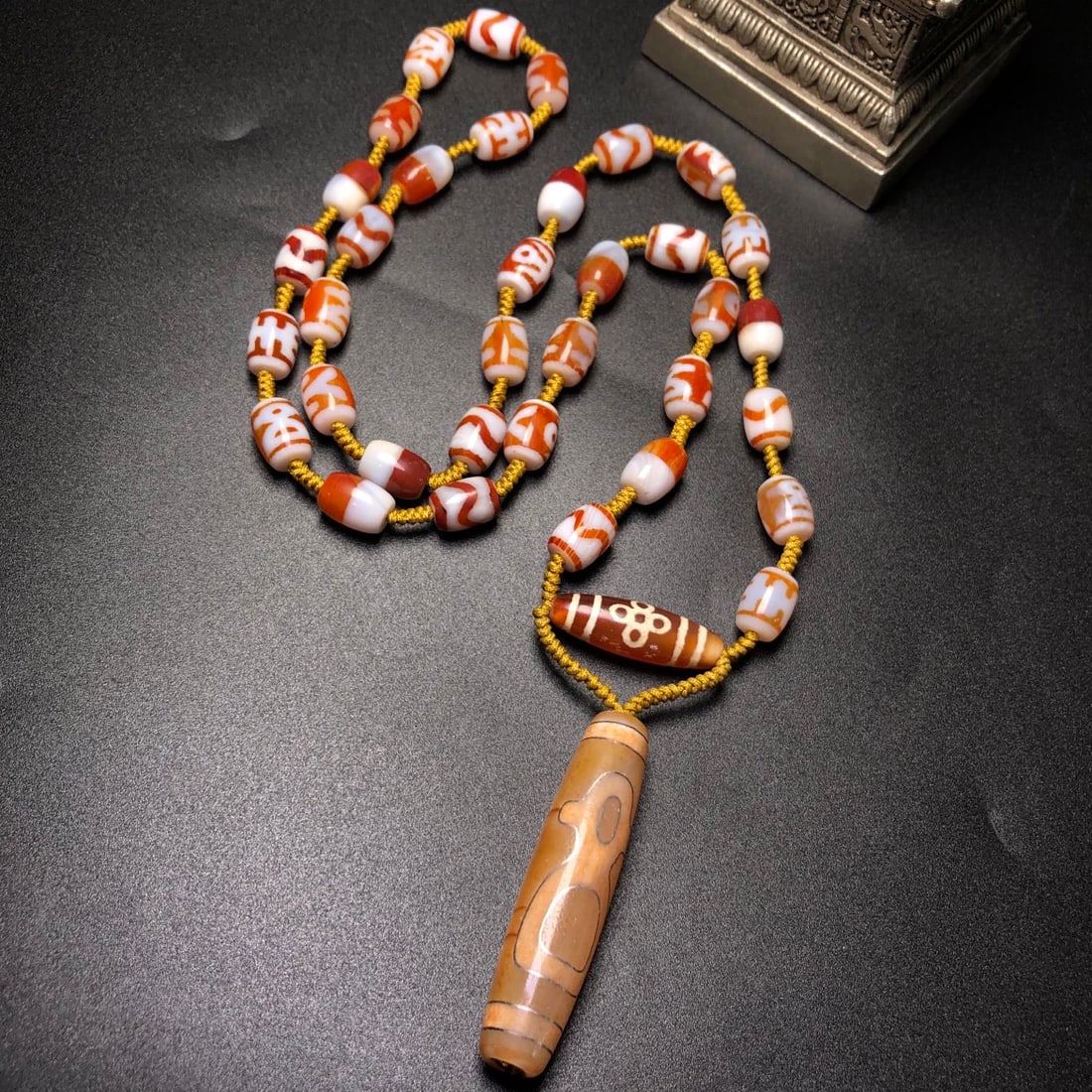 A Precious Dzi Bead Necklace (1 of 9)