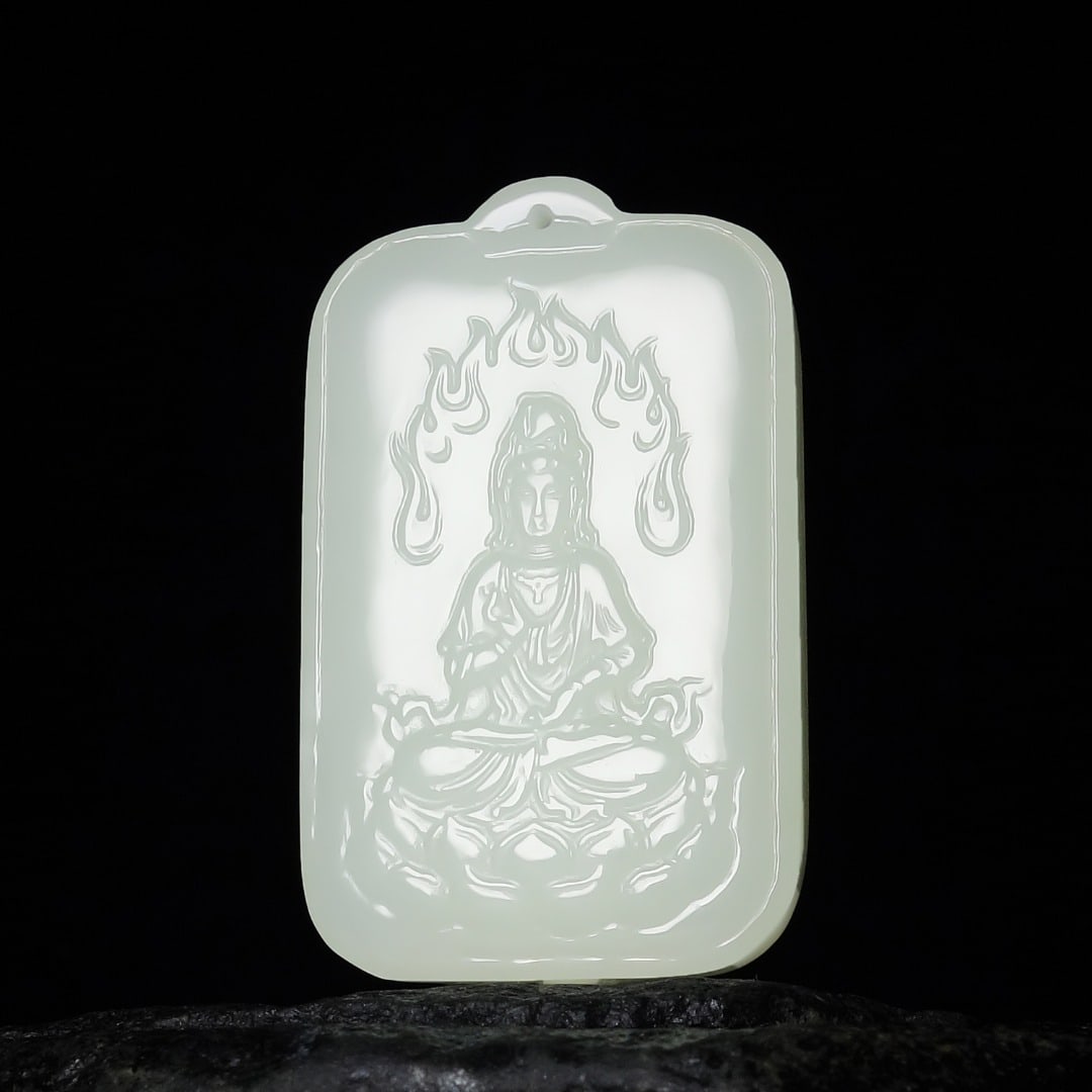 An Exquisite White Jade Statue of Avalokitesvara Pendant: An Exquisite White Jade Statue of Avalokitesvara Pendant,Size:1.9inx1.2inx0.3in 白玉观音像挂件