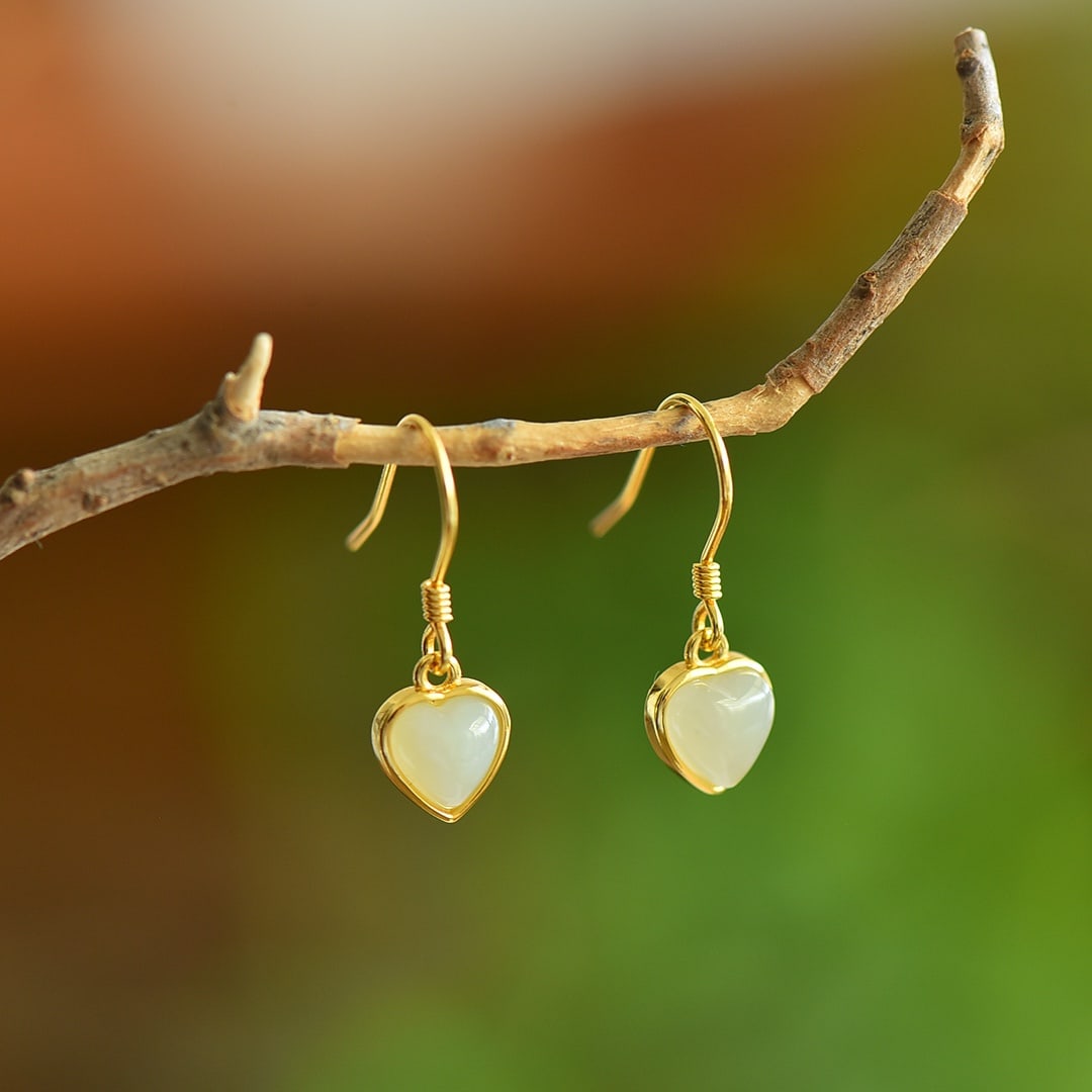 A Pair of Exquisite Sterling Silver-Gold Plated Inlaid White Jade Earrings: A Pair of Exquisite Sterling Silver-Gold Plated Inlaid White Jade Earrings,Size:0.3inx0.3in 一对纯银镀金镶白玉耳环