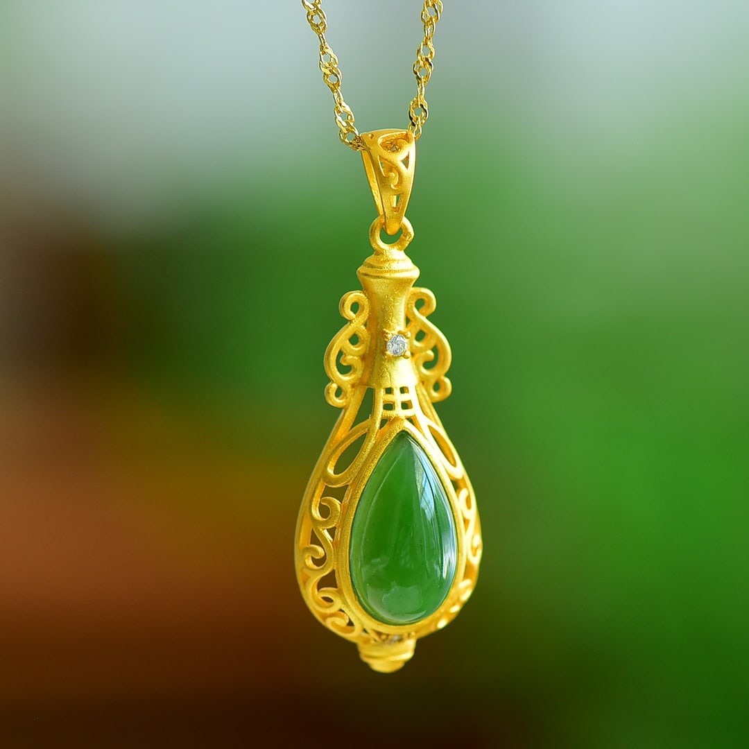 An Exquisite Sterling Silver-Gold Plated Inlaid Jasper Pendant (1 of 5)