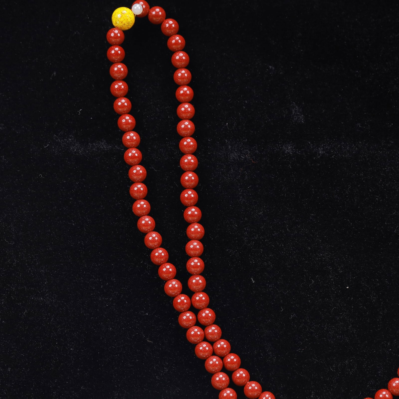 An Exquisite Cinnabar Lotus Pattern Pendant - 2