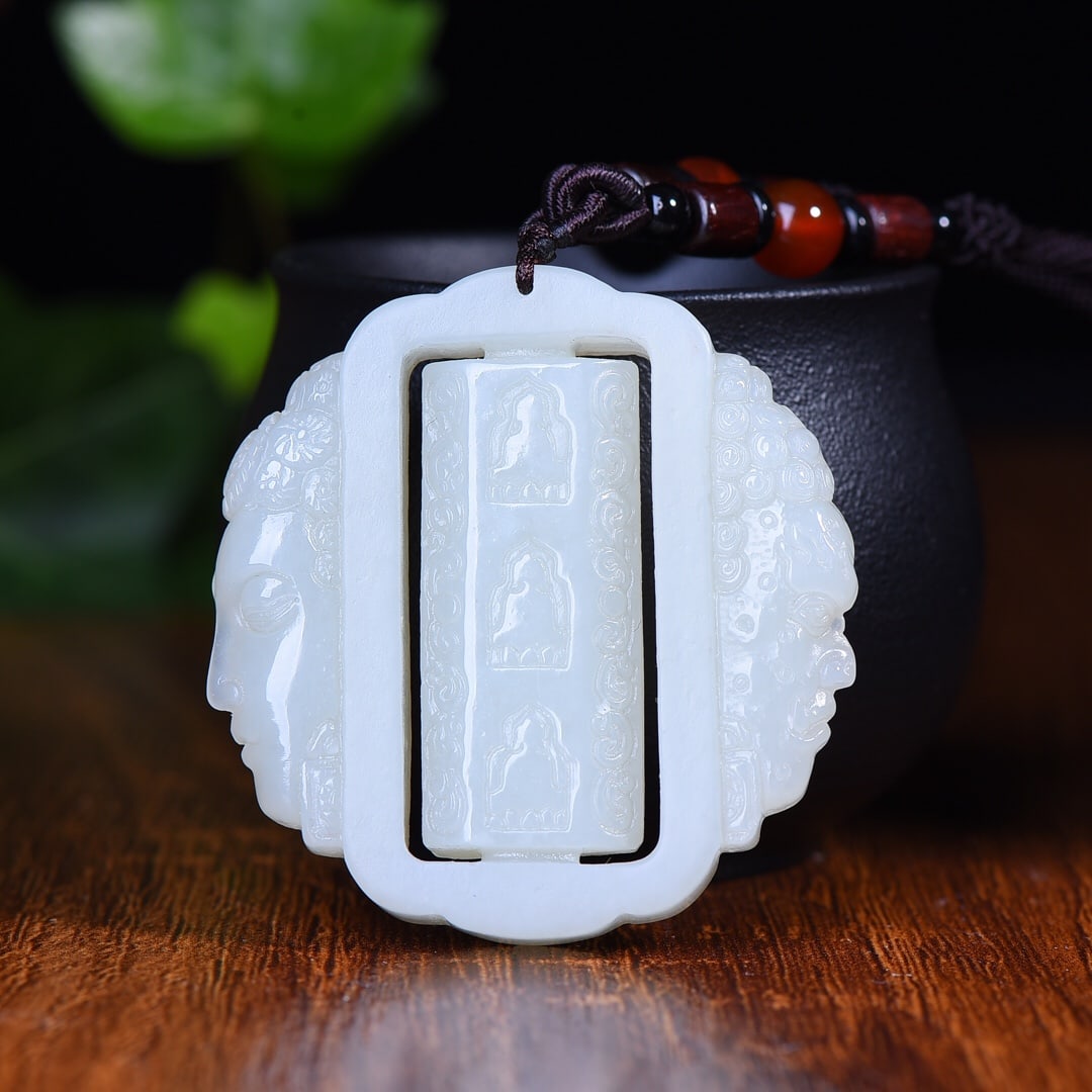 An Exquisite White Jade Buddha Statue Pendant: An Exquisite White Jade Buddha Statue Pendant,Size:2.1inx2inx0.4in 白玉佛像挂件