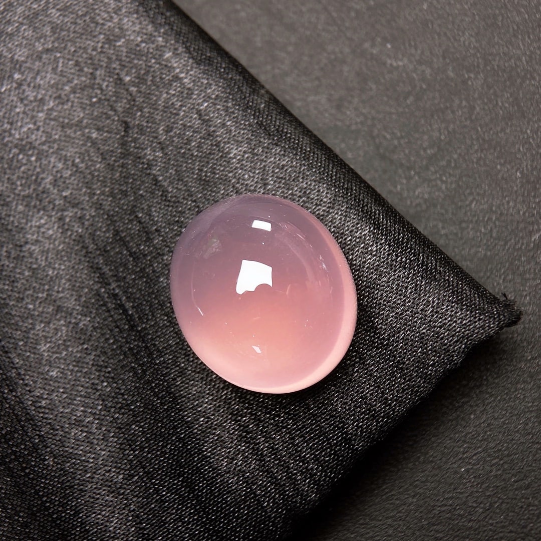 53.88Ctw Natural Crystal Loose: 53.88Ctw Natural Crystal Loose,Size: 0.9inx0.8inx0.6in 53.88Ctw天然水晶裸石