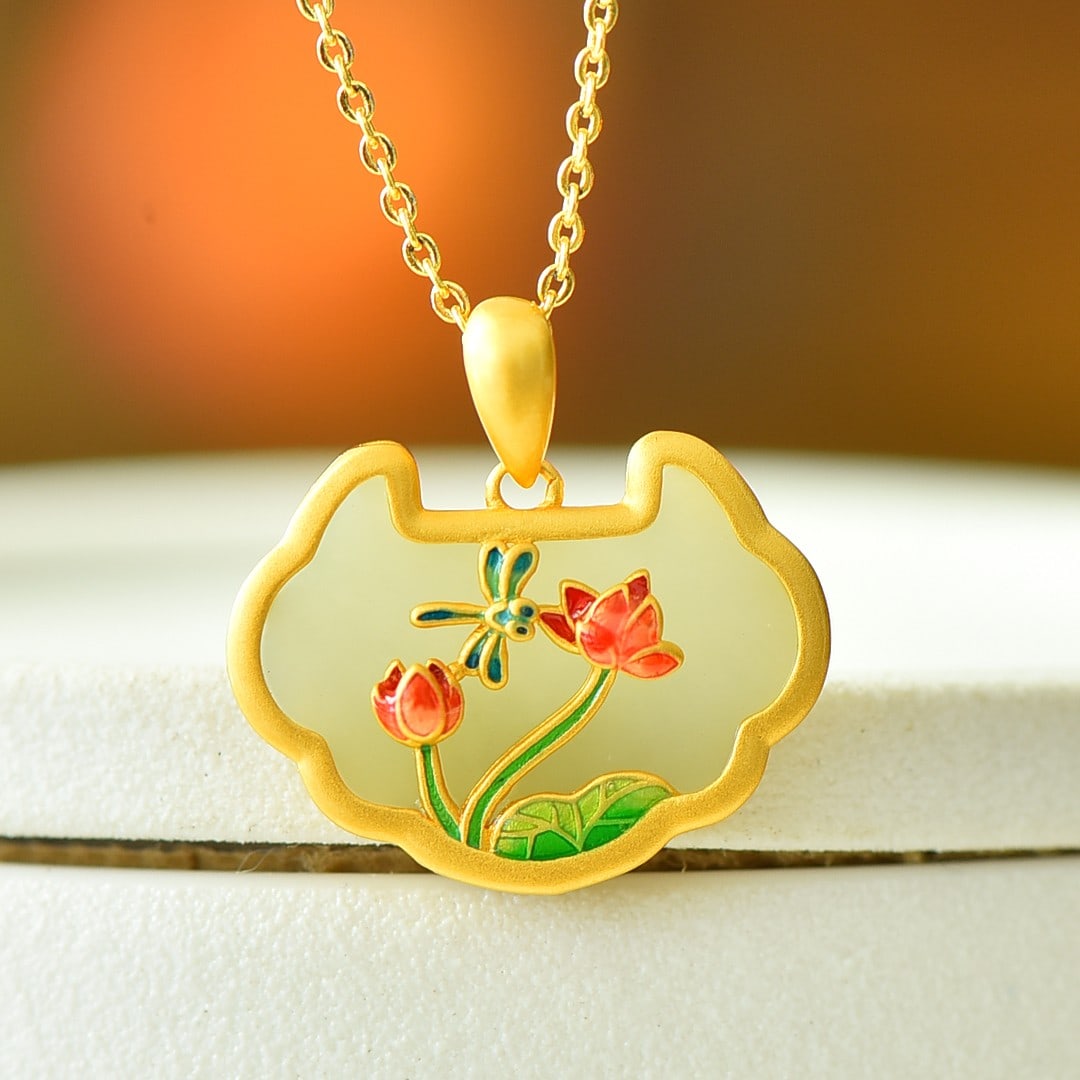 An Exquisite Sterling Silver-Gold Plated Inlaid White Jade Enamel Pendant: An Exquisite Sterling Silver-Gold Plated Inlaid White Jade Enamel Pendant,Size:0.6inx0.8in 纯银镀金镶白玉珐琅吊坠