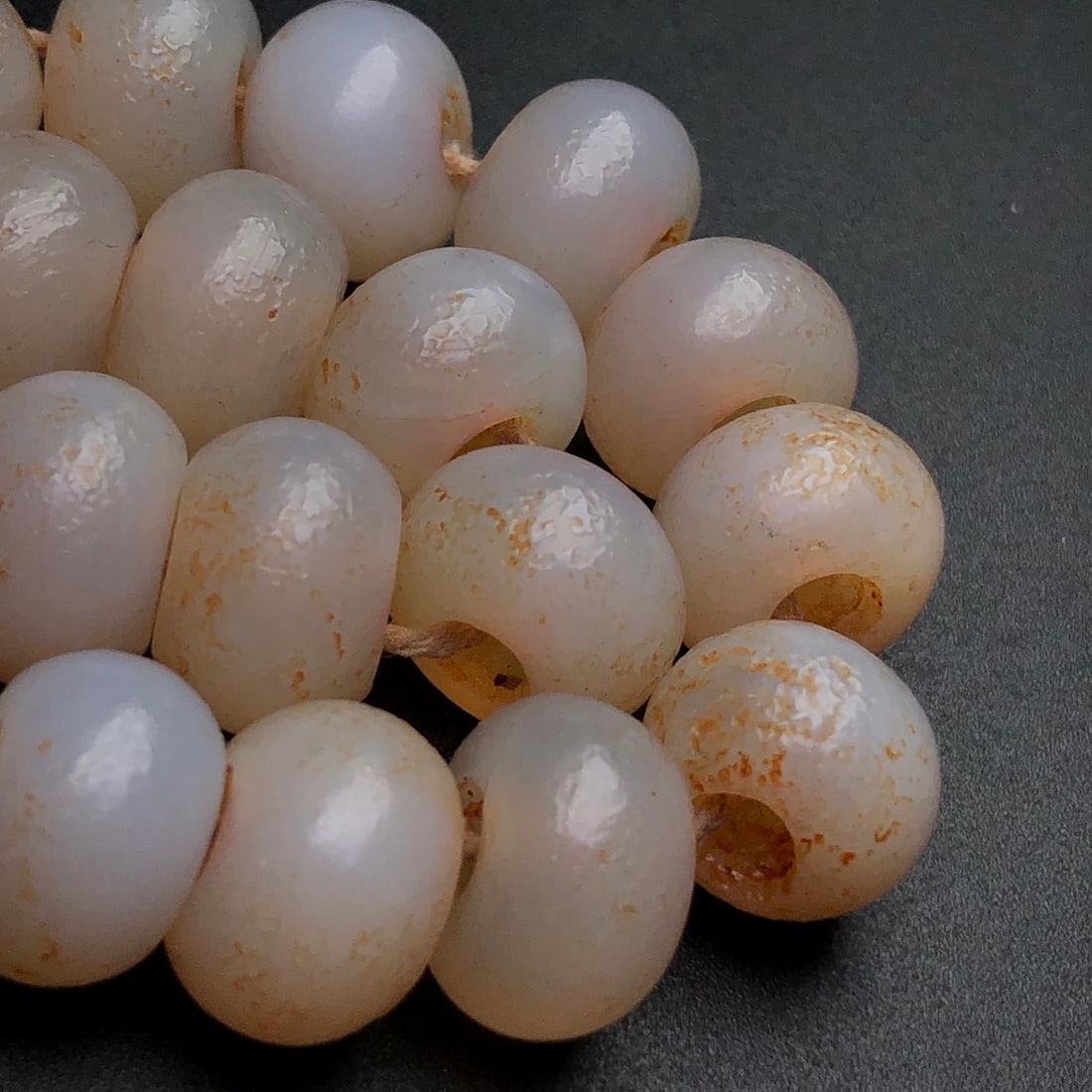 A Precious Agate Bracelets - 8