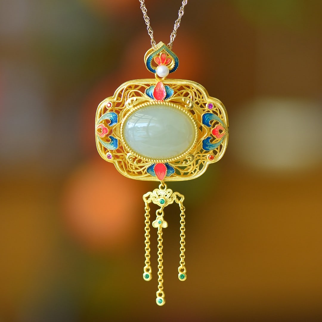 An Exquisite Sterling Silver-Gold Plated Inlaid White Jade Pendant: An Exquisite Sterling Silver-Gold Plated Inlaid White Jade Pendant 纯银镀金镶白玉吊坠