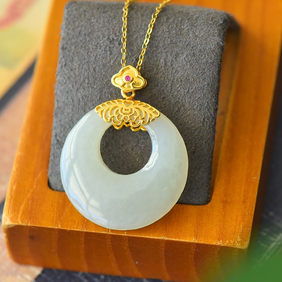 A Pair of Exquisite Sterling Silver-Gold Plated Inlaid White Jade Necklace: A Pair of Exquisite Sterling Silver-Gold Plated Inlaid White Jade Necklace,Size:1.1inx1.4in 纯银镀金镶白玉项链