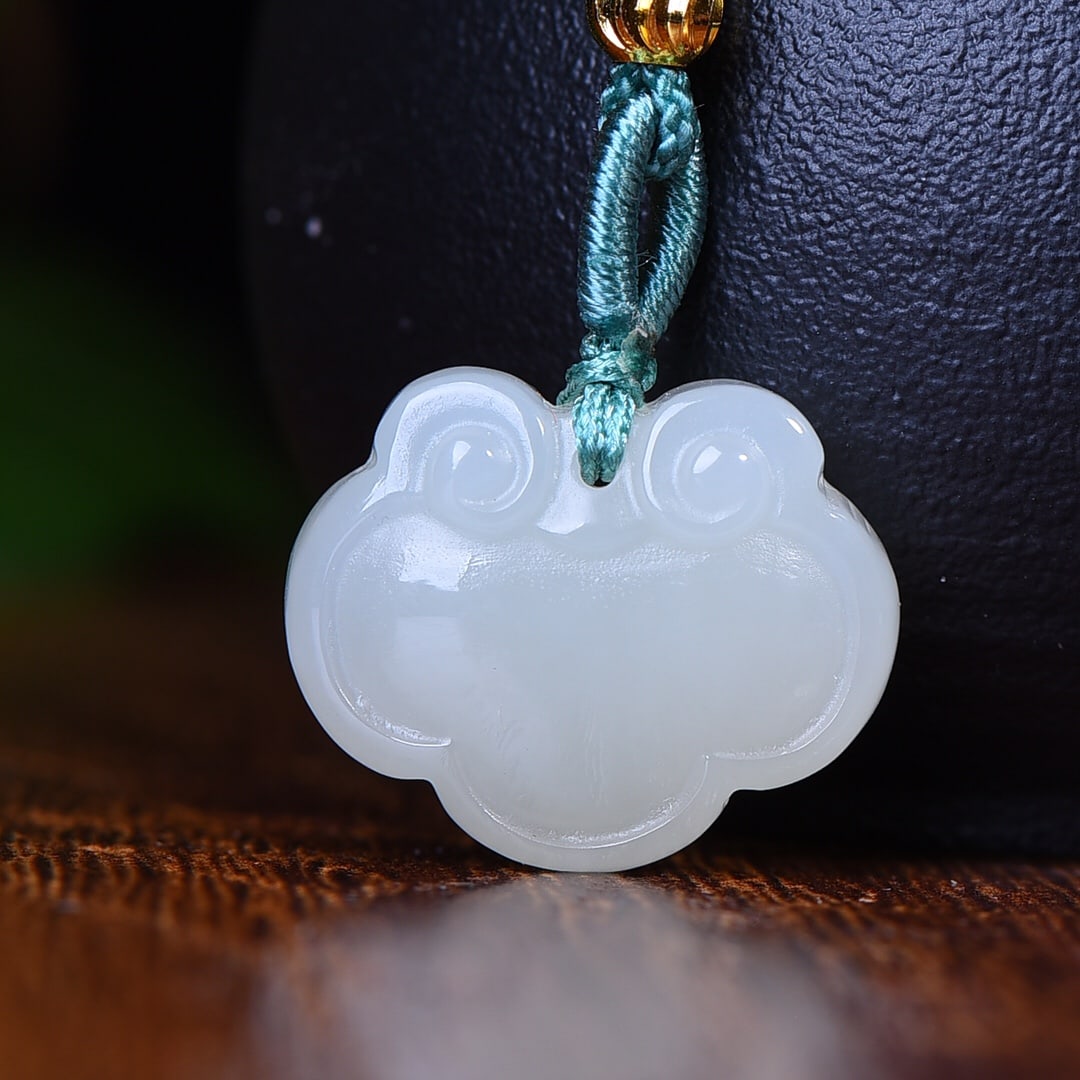An Exquisite White Jade Pendant (1 of 4)