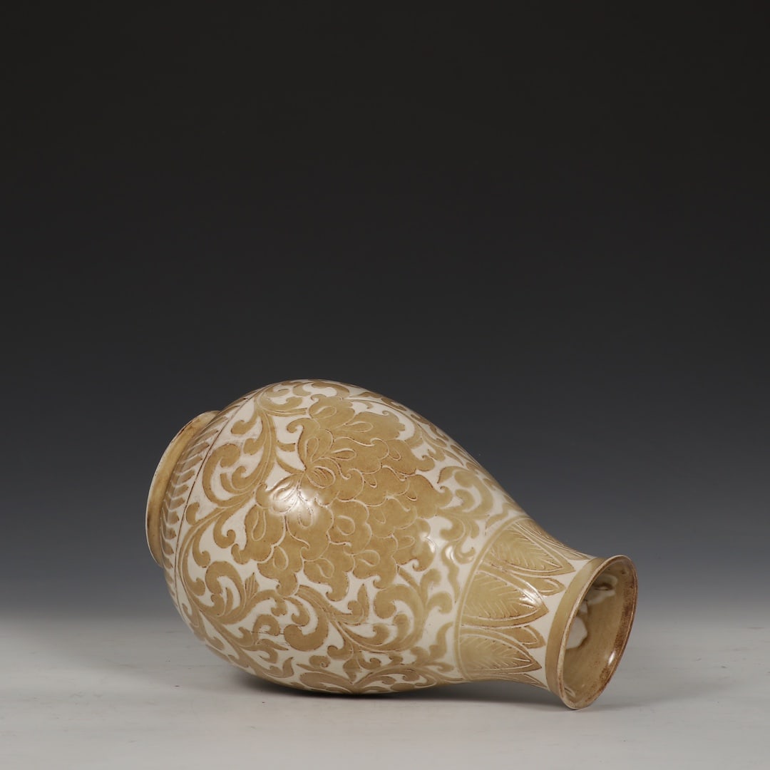 An Exquisite Ding yao Lotus Pattern Vase - 7
