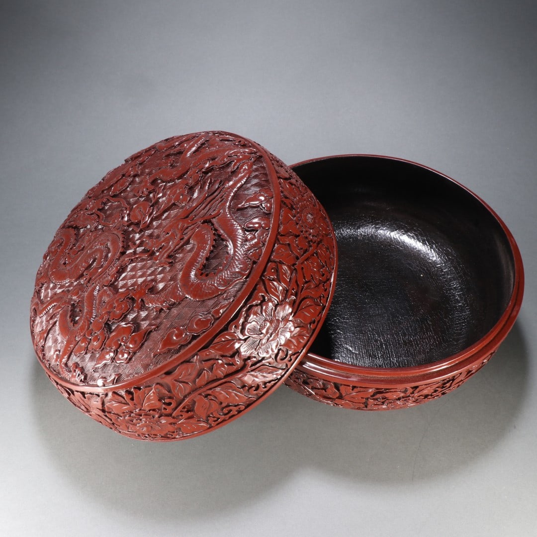 An Exquisite Carved Red Lacquer Dragon Pattern Lotus Pattern Box - 5