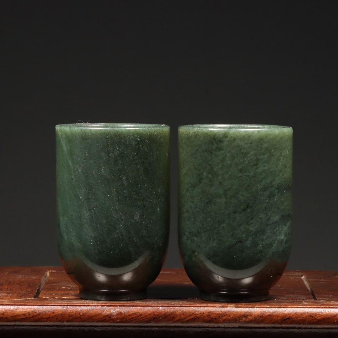 A Pair of Exquisite Jasper Cup: A Pair of Exquisite Jasper Cup Qing Dynasty, China Size:2inx3.1in Weight:306.9g碧玉杯一对 中国清代 Size:5.2cmx8cm Weight:306.9g
