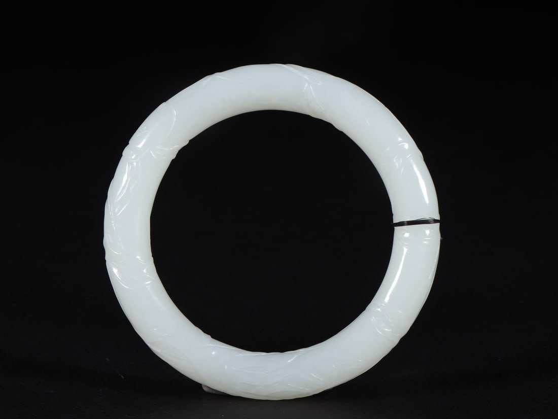 An Exquisite White Jade Bracelets (1 of 9)