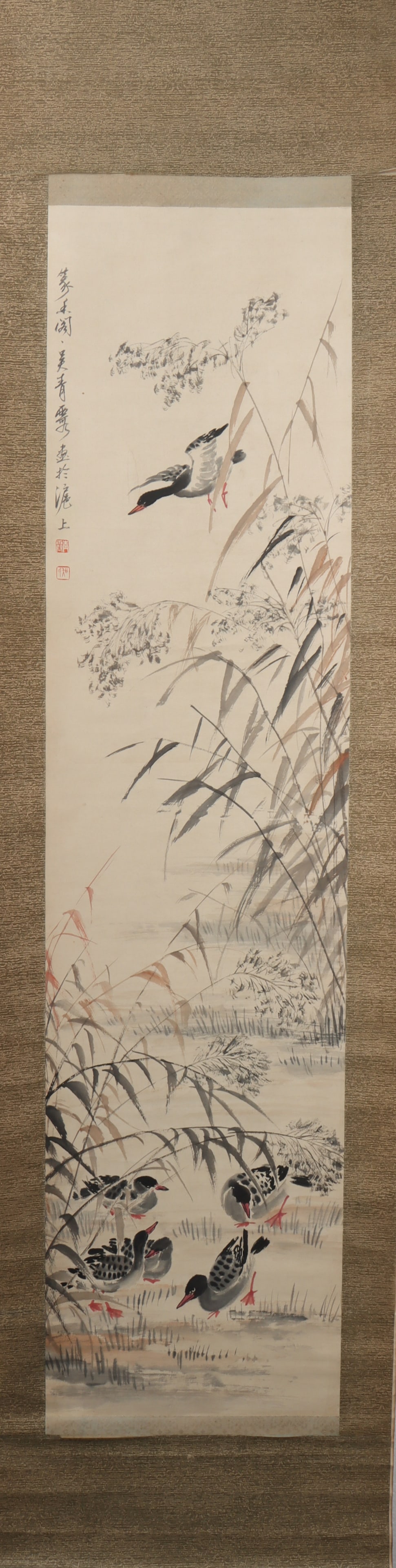A Chinese Vertical Scroll Ink Painting of Flower and Bird on Paper: A Chinese Vertical Scroll Ink Painting of Flower and Bird on Paper Wu qingxia Size:52.8inx13in吴青霞芦燕 纸本立轴Size:134cmx33cm