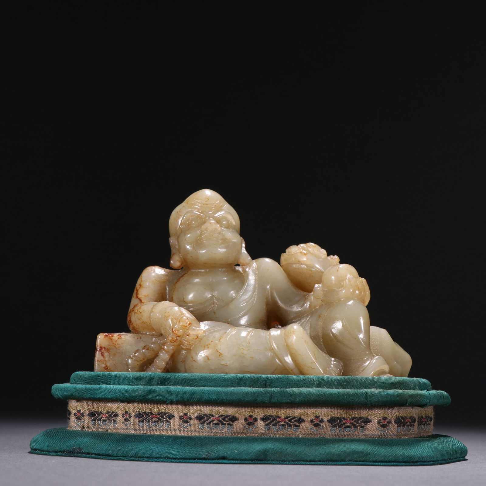 An Exquisite White Jade Statue of Arhat Ornament (1 of 9)