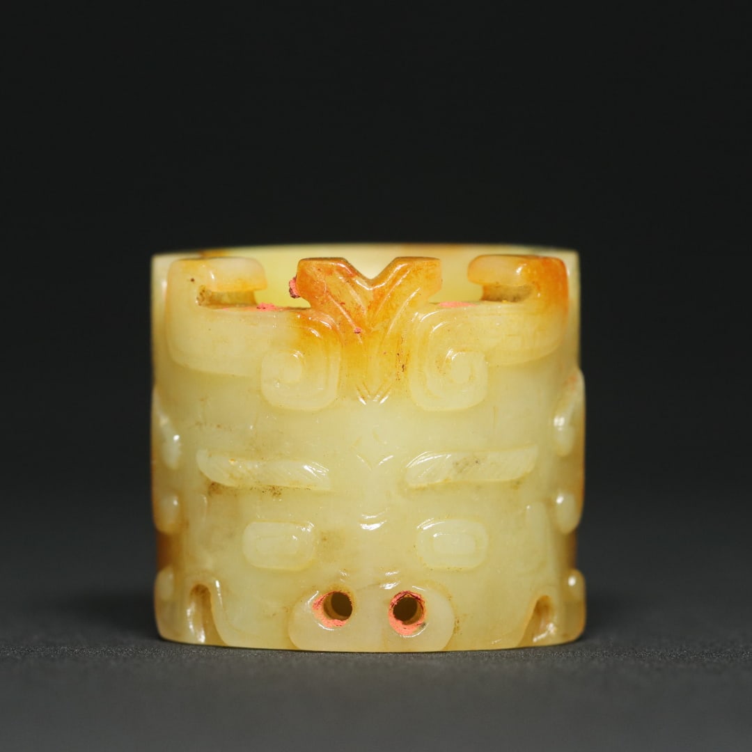 An Exquisite White Jade Beast-Face Pattern Ring: An Exquisite White Jade Beast-Face Pattern Ring W.Zhou , China Size:0.9in Weight:50.8g白玉兽面纹扳指 西周时期 Size:2.2cm Weight:50.8g