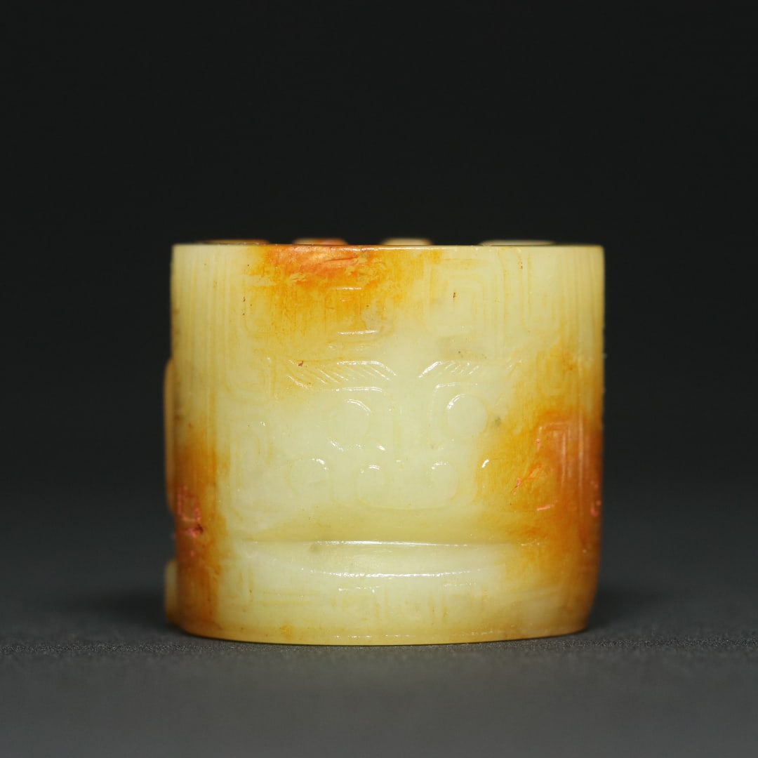 An Exquisite White Jade Beast-Face Pattern Ring - 3